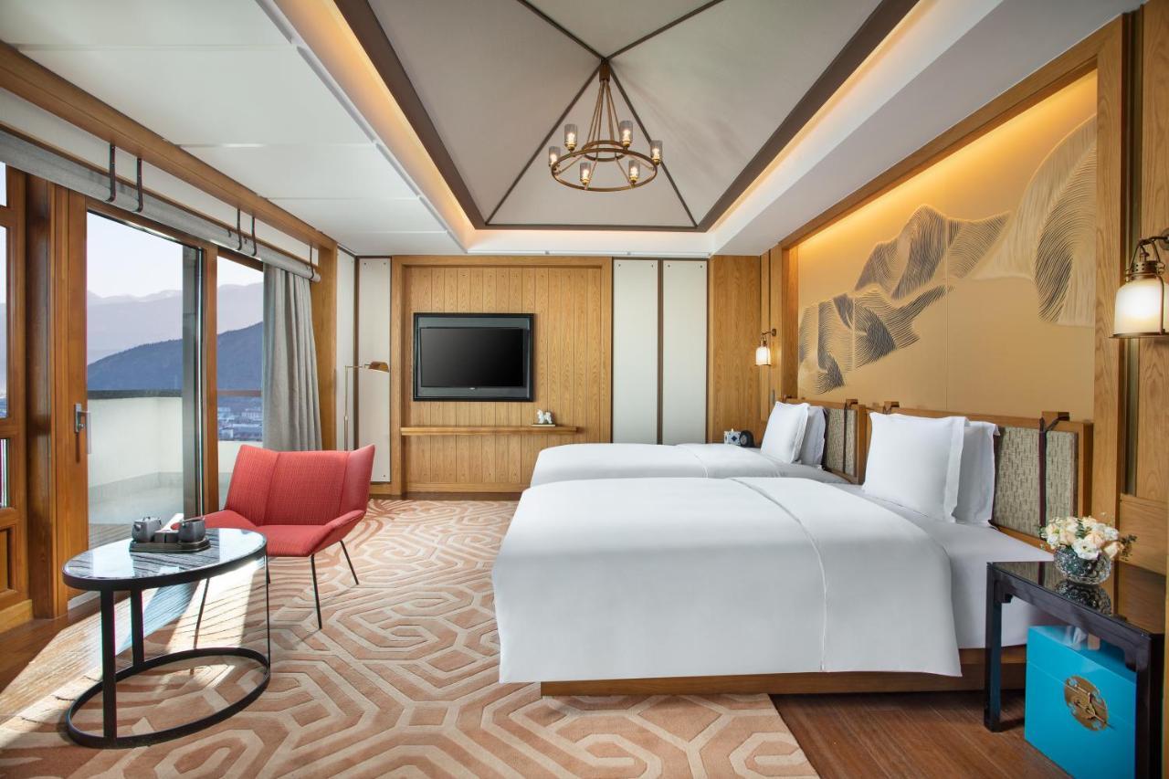 Hotel Indigo Diqing Moonlight City By Ihg Shangri-La Bagian luar foto