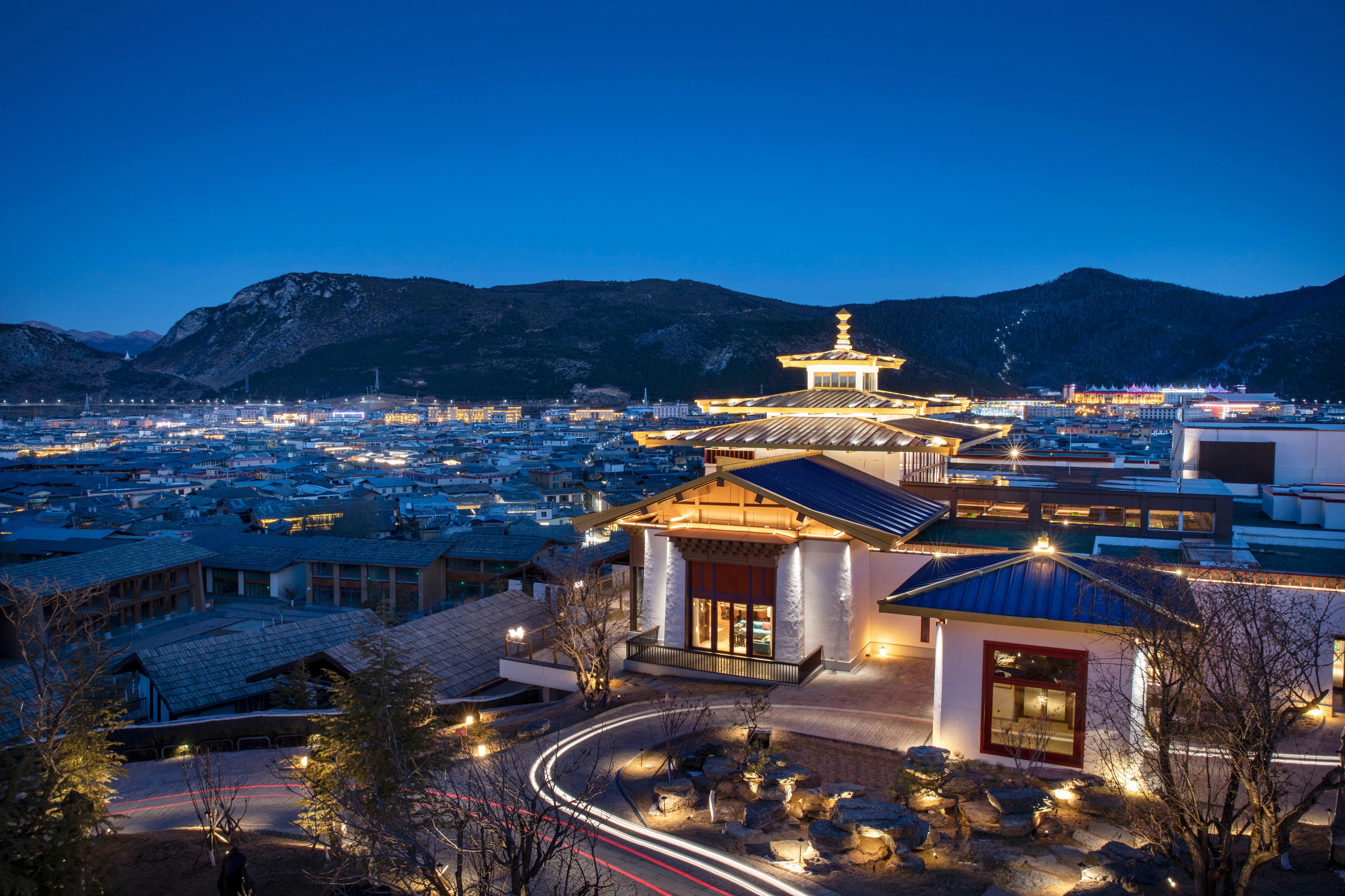 Hotel Indigo Diqing Moonlight City By Ihg Shangri-La Bagian luar foto